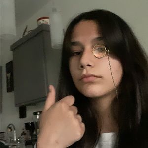 Meet your Posher, Elena